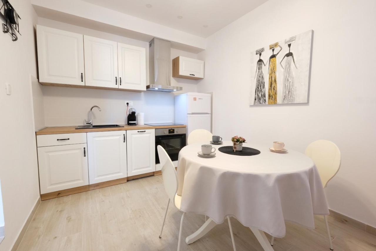 Apartment Smile Solin Exterior photo
